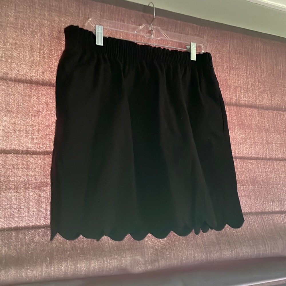 Scalloped skirt